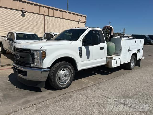 Ford F-350 Lava-autot