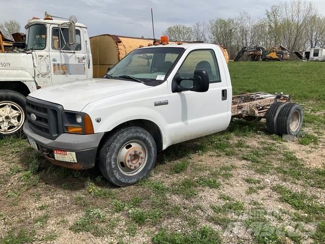 Ford F-350 Ohjaamot ja sisustat