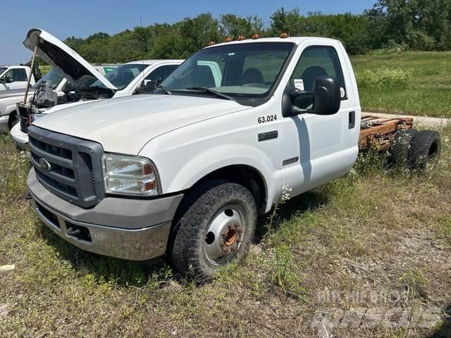Ford F-350 Ohjaamot ja sisustat