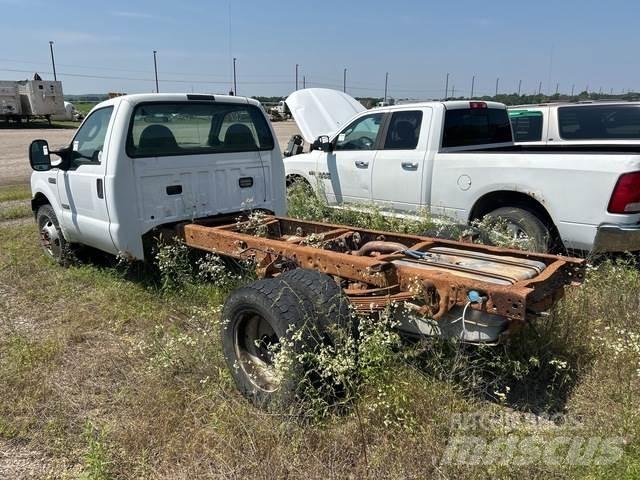 Ford F-350 Ohjaamot ja sisustat