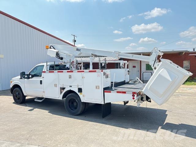 Ford F-350 Nostolava-autot