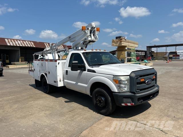 Ford F-350 Nostolava-autot