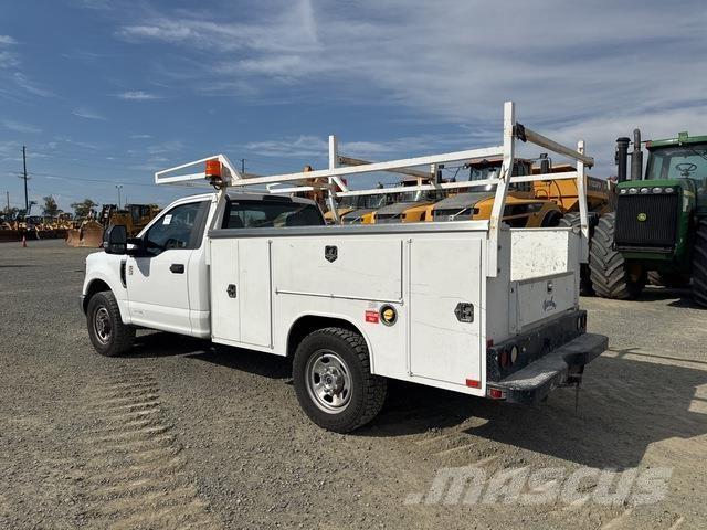 Ford F-350 Lava-autot