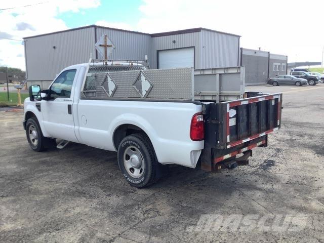 Ford F-350 Lava-autot