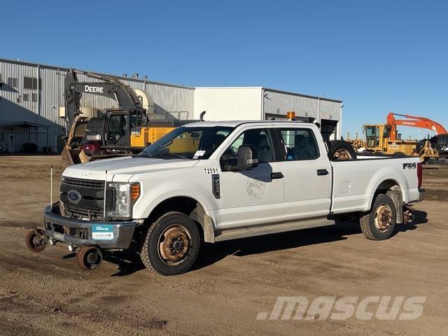 Ford F-350 Lava-autot