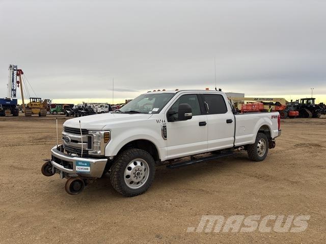 Ford F-350 XL Lava-autot