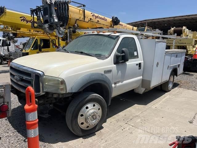 Ford F-450 Lava-autot