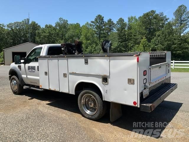 Ford F-450 Tienhoitoautot