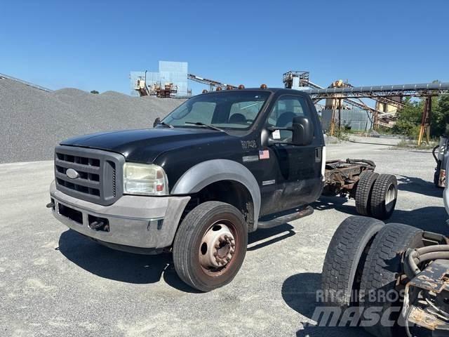 Ford F-450 Ohjaamot ja sisustat