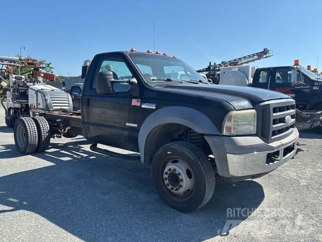 Ford F-450 Ohjaamot ja sisustat