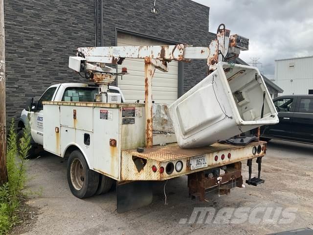 Ford F-450 Nostolava-autot