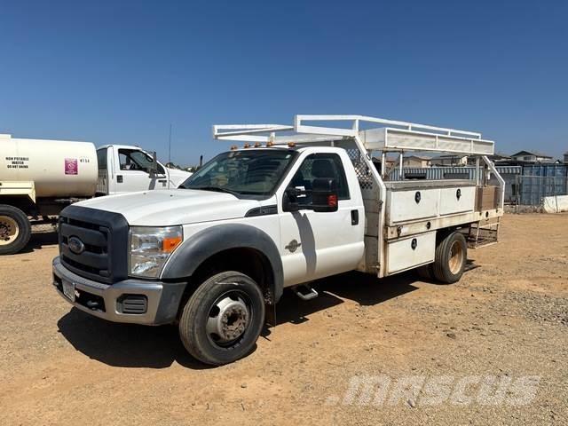 Ford F-450 Lava-autot