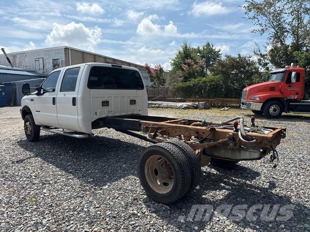 Ford F-450 Ohjaamot ja sisustat