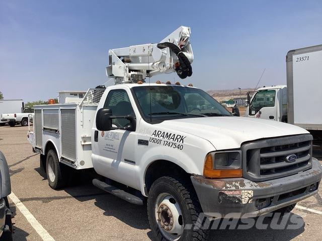 Ford F-450 Nostolava-autot