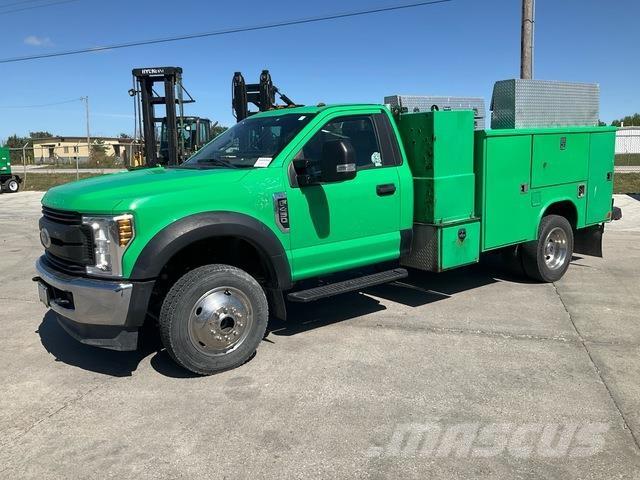 Ford F-450 Tienhoitoautot