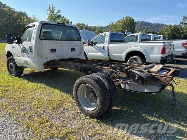 Ford F-450 Ohjaamot ja sisustat