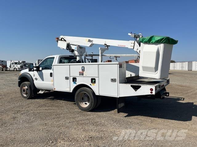Ford F-450 Nostolava-autot