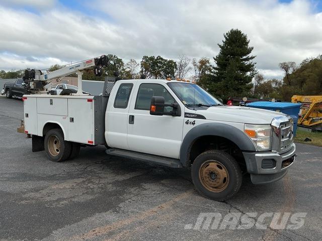 Ford F-450 Tienhoitoautot