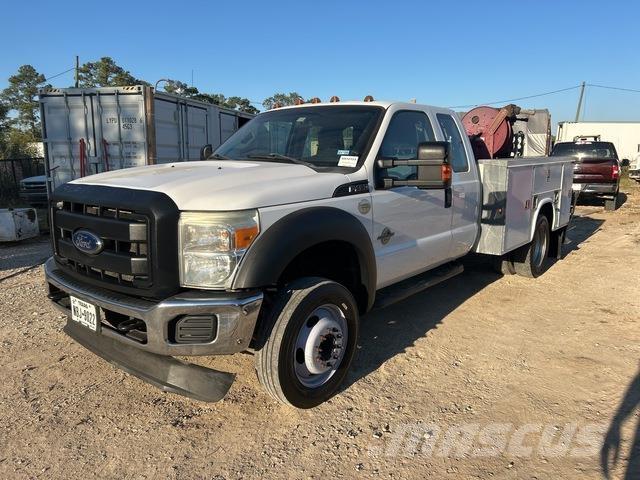 Ford F-450 Tienhoitoautot
