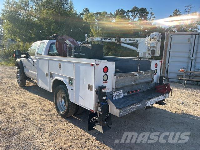 Ford F-450 Tienhoitoautot