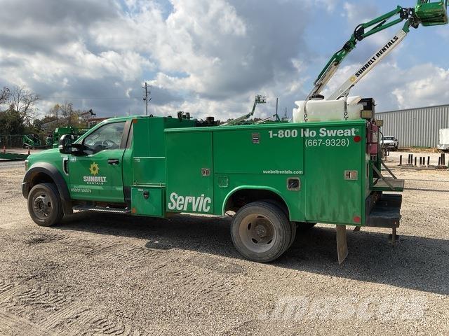 Ford F-450 Tienhoitoautot