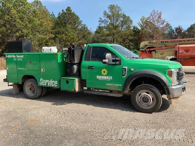 Ford F-450 Tienhoitoautot