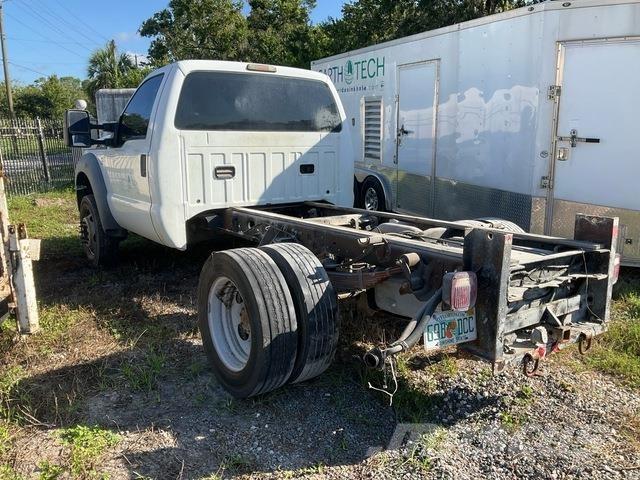 Ford F-450 XL Ohjaamot ja sisustat