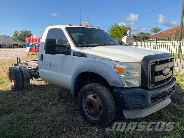 Ford F-450 XL Ohjaamot ja sisustat