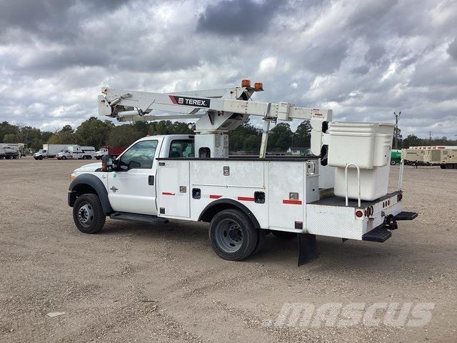 Ford F-550 Nostolava-autot