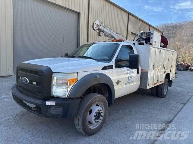 Ford F-550 Tienhoitoautot