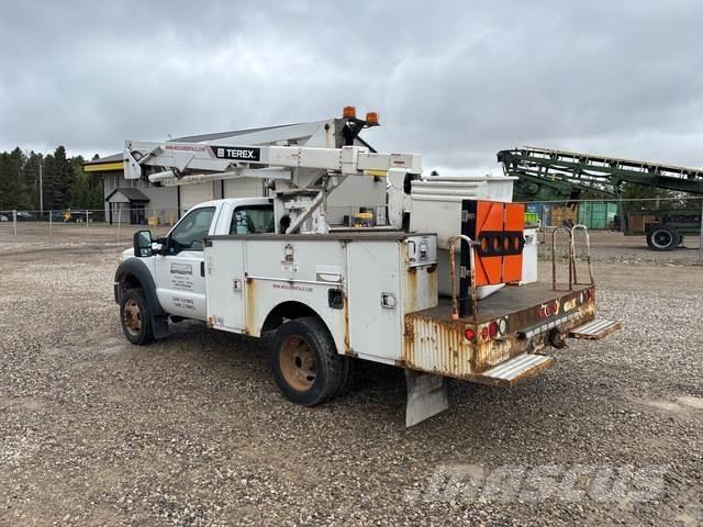 Ford F-550 Nostolava-autot