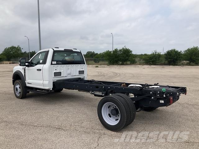 Ford F-550 Ohjaamot ja sisustat