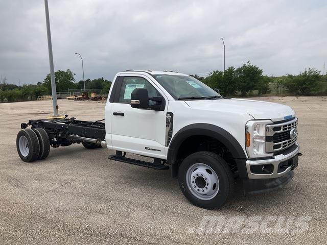 Ford F-550 Ohjaamot ja sisustat