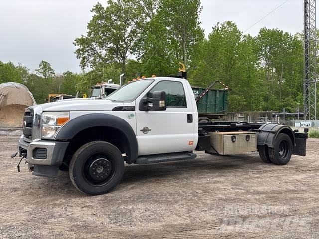 Ford F-550 Koukkulava kuorma-autot