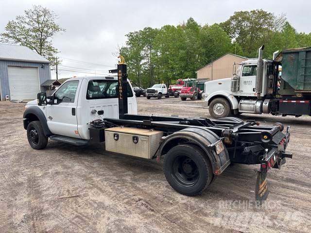Ford F-550 Koukkulava kuorma-autot