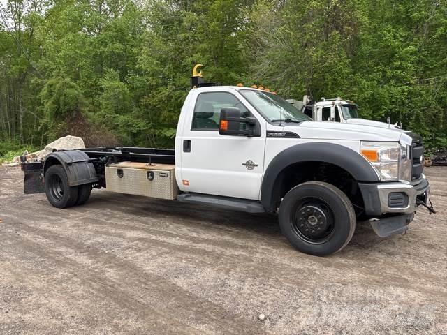 Ford F-550 Koukkulava kuorma-autot