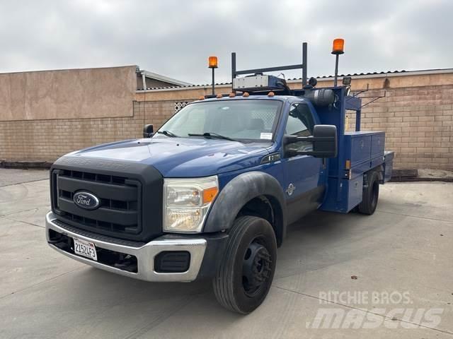 Ford F-550 Lava-autot