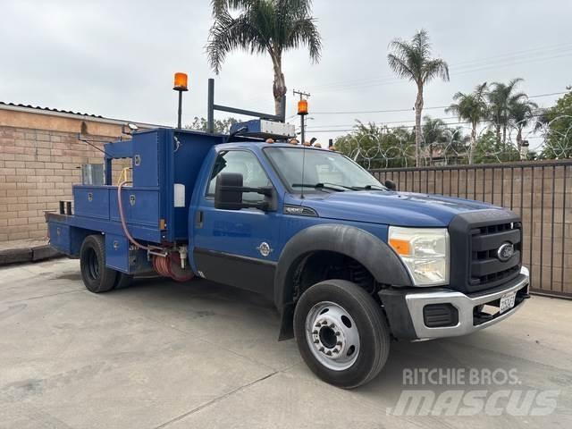 Ford F-550 Lava-autot