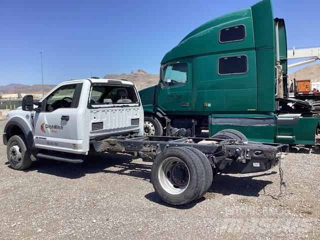 Ford F-550 Ohjaamot ja sisustat