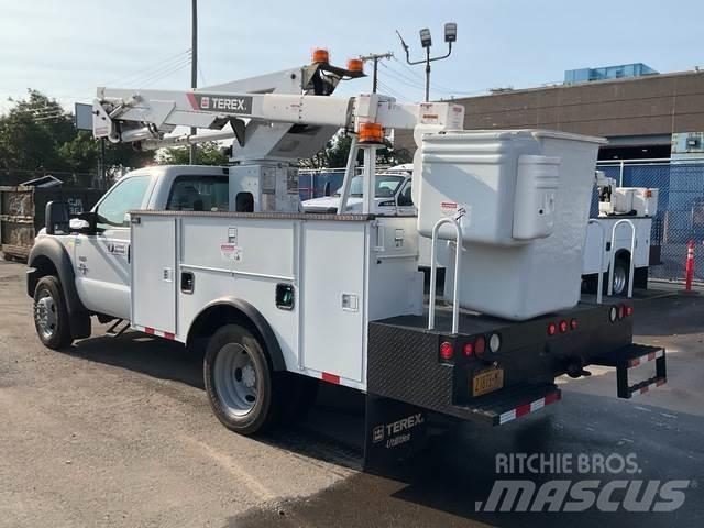 Ford F-550 Nostolava-autot