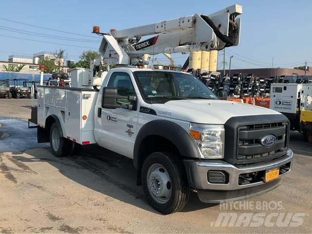 Ford F-550 Nostolava-autot