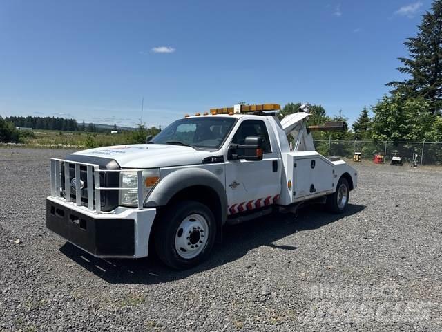 Ford F-550 Hinausautot