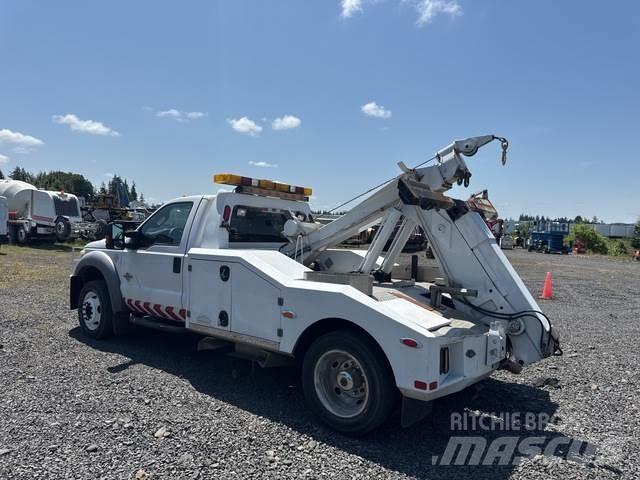 Ford F-550 Hinausautot