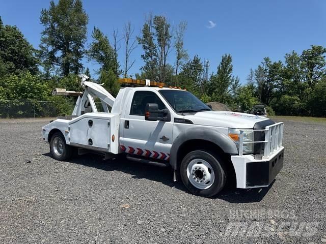 Ford F-550 Hinausautot