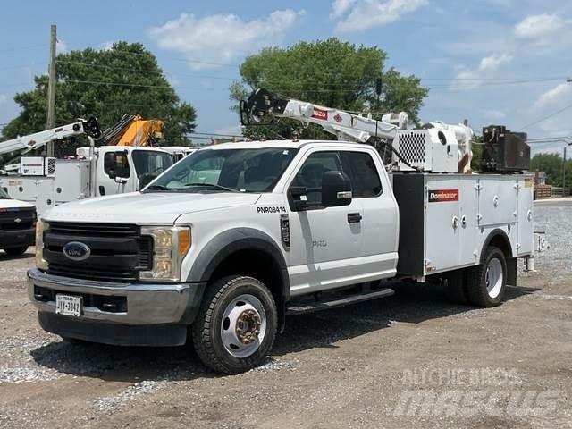 Ford F-550 Tienhoitoautot