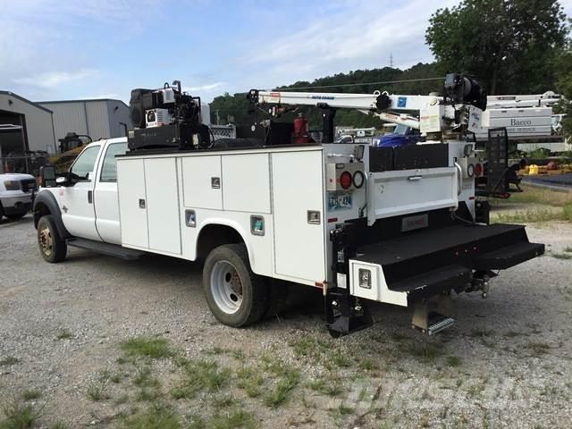 Ford F-550 Tienhoitoautot