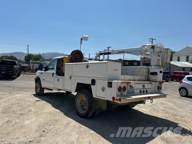Ford F-550 Tienhoitoautot