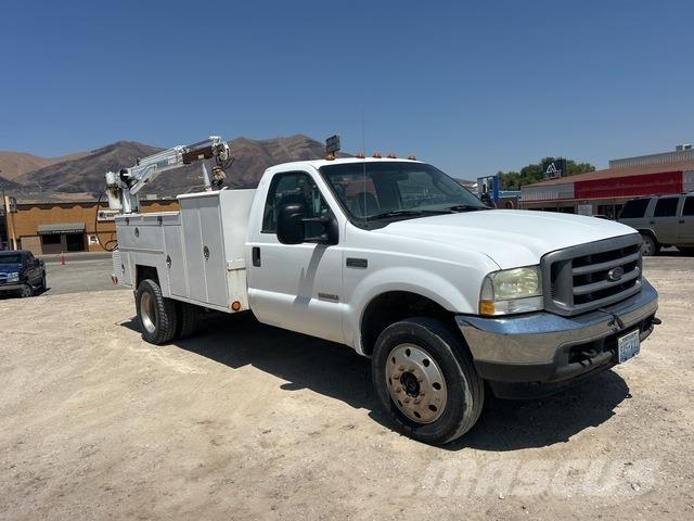 Ford F-550 Tienhoitoautot