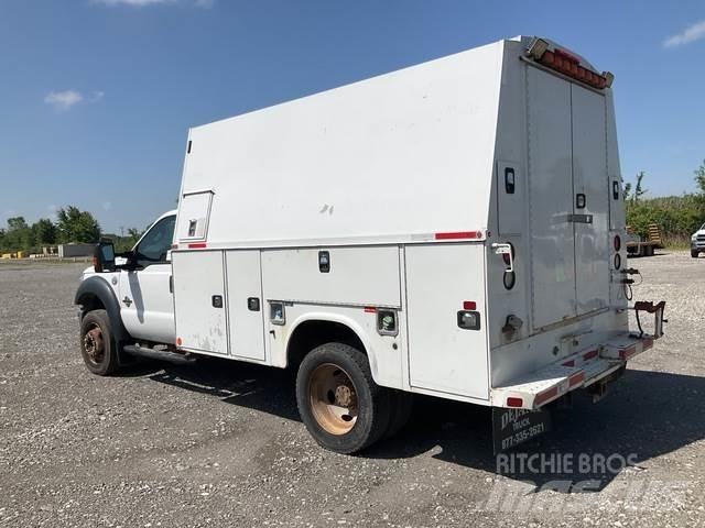 Ford F-550 Lava-autot