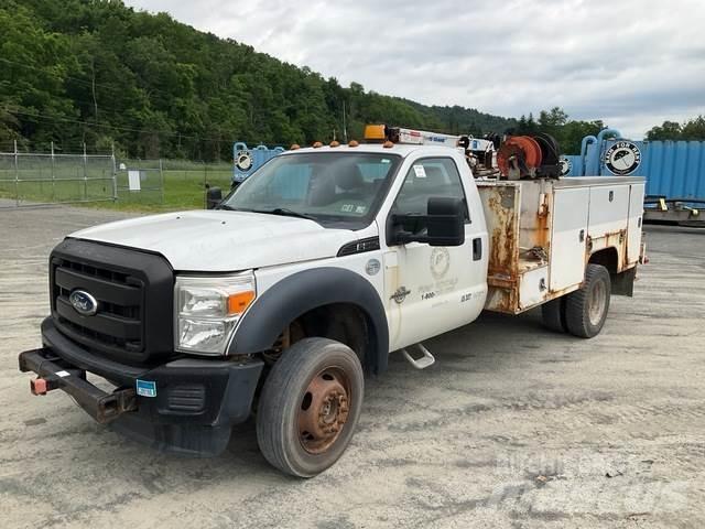 Ford F-550 Tienhoitoautot
